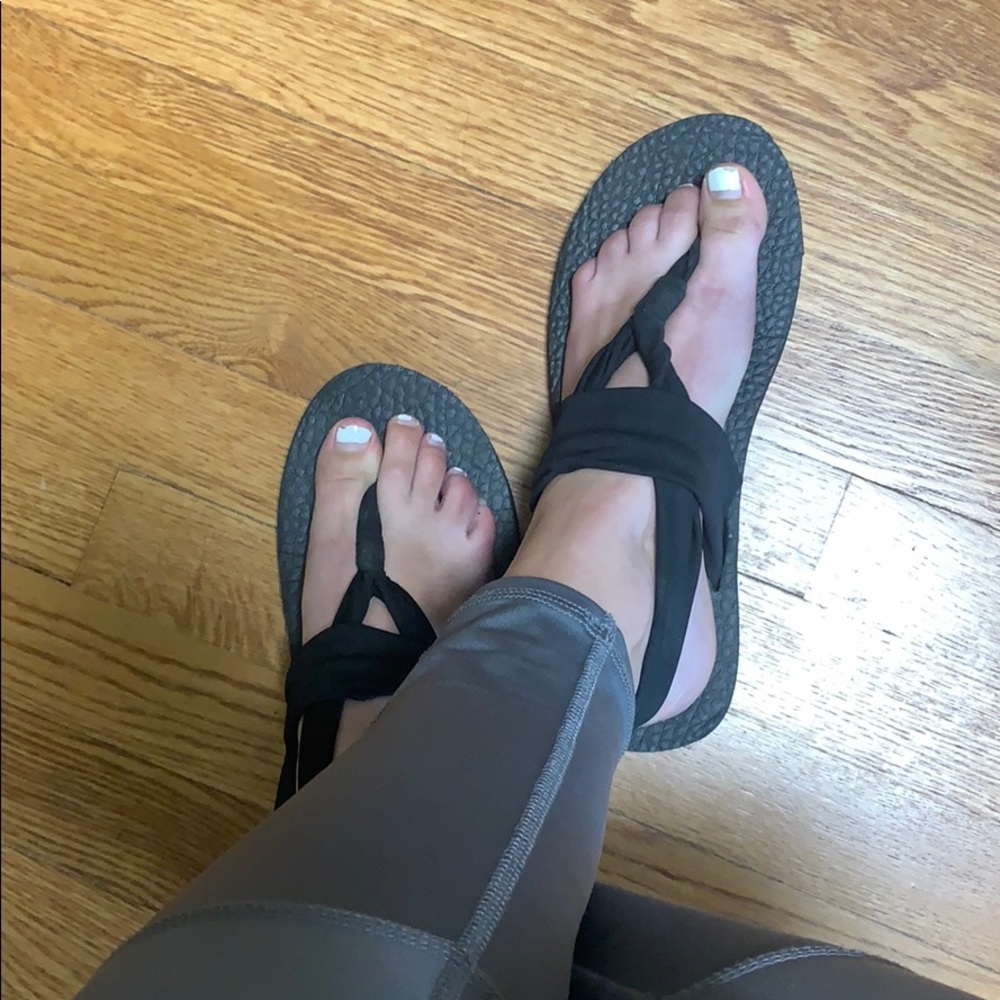 Black Yoga foam sandals
